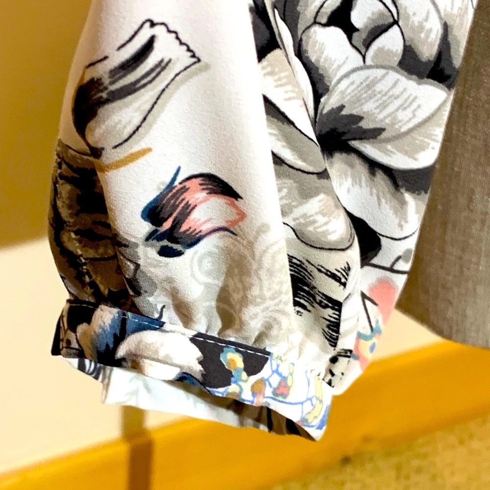 💥EUC💥 White House Black Market Floral Print Blouse - Size 4 - Picture 12 of 16